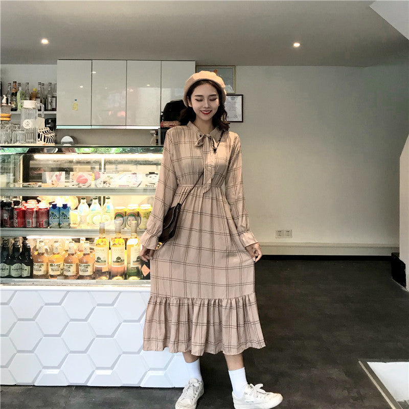 Autumn new retro style Slim waist Ruffled trumpet sleeves A word long dress female