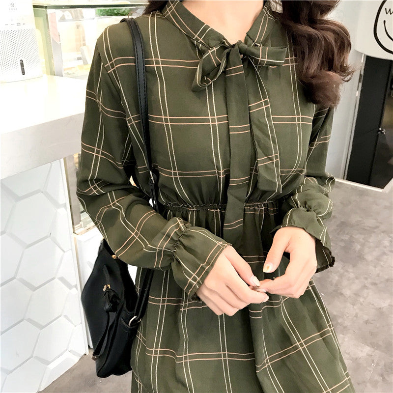 Autumn new retro style Slim waist Ruffled trumpet sleeves A word long dress female