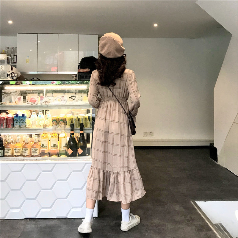 Autumn new retro style Slim waist Ruffled trumpet sleeves A word long dress female